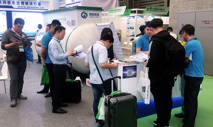 環(huán)博會(huì)展位現(xiàn)場(chǎng),人流絡(luò)繹不絕