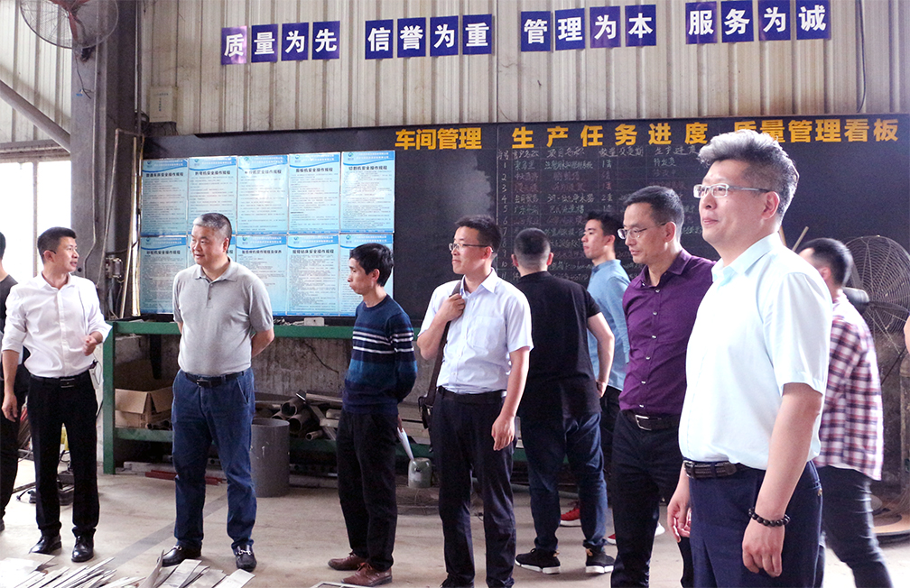 參觀鵬凱第一工廠設備制造車間