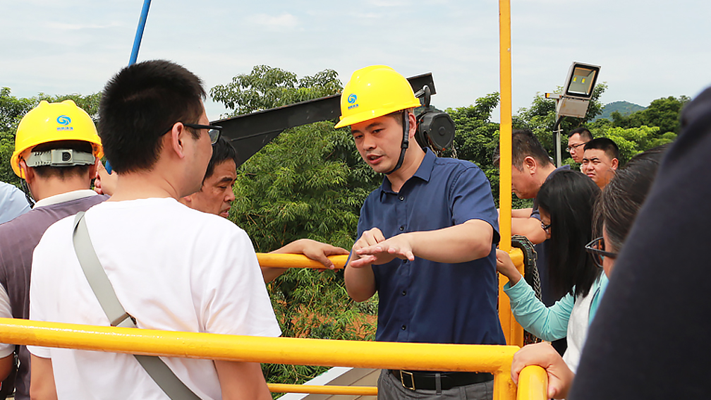 鵬凱環境朱梟強博士介紹項目工藝情況